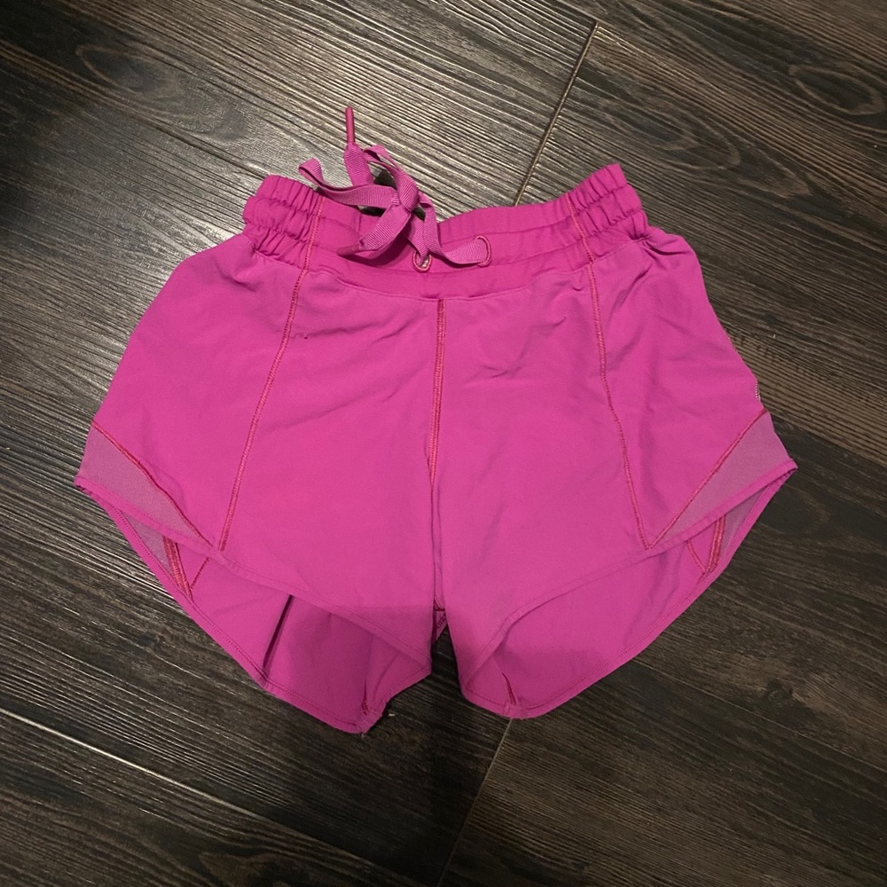 size 2 hot pink lululemon tie shorts *2.5”